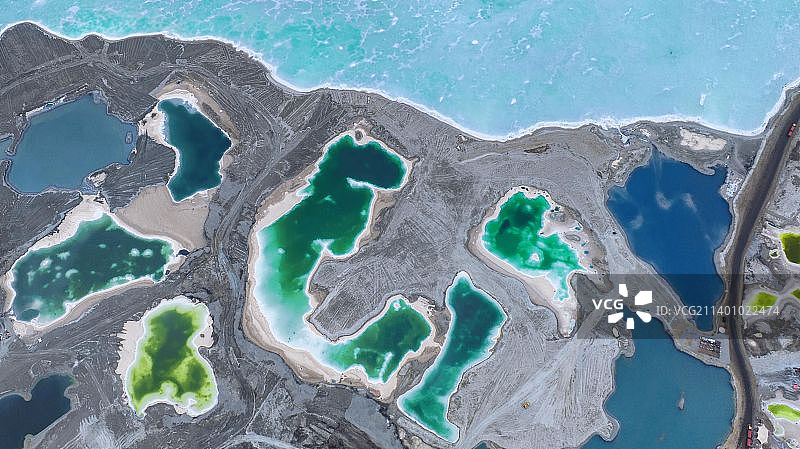 俯瞰青海茶卡盐湖“小海马”图片素材