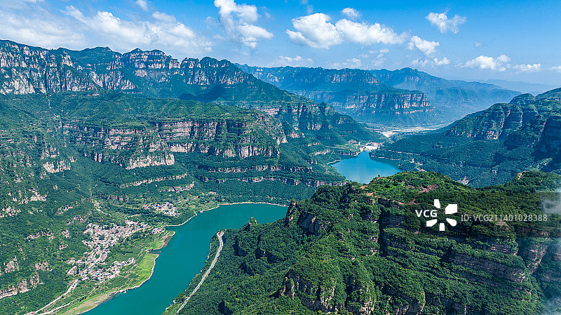 航拍河安阳林州太行山大峡谷平湖风光图片素材