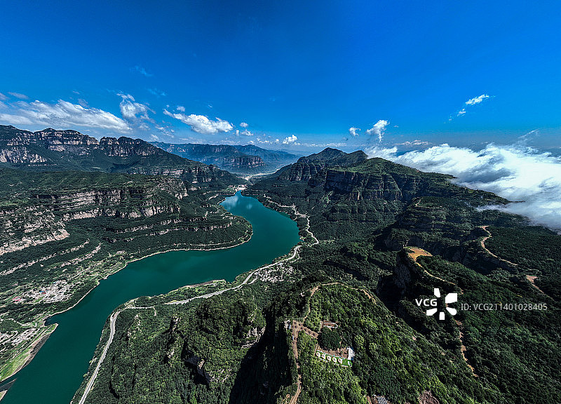 航拍河安阳林州太行山大峡谷平湖风光图片素材