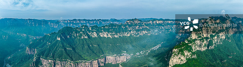 航拍河南新乡万仙山景区图片素材