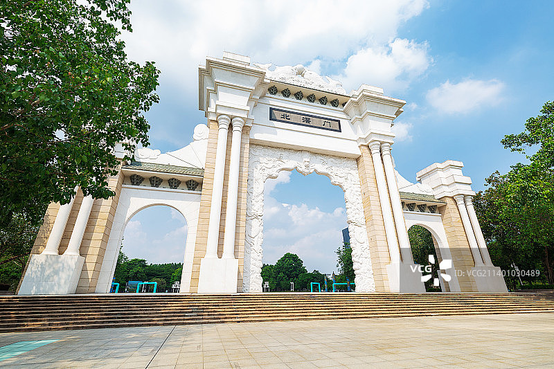 广东省佛山北滘广场北滘门侧面图片素材