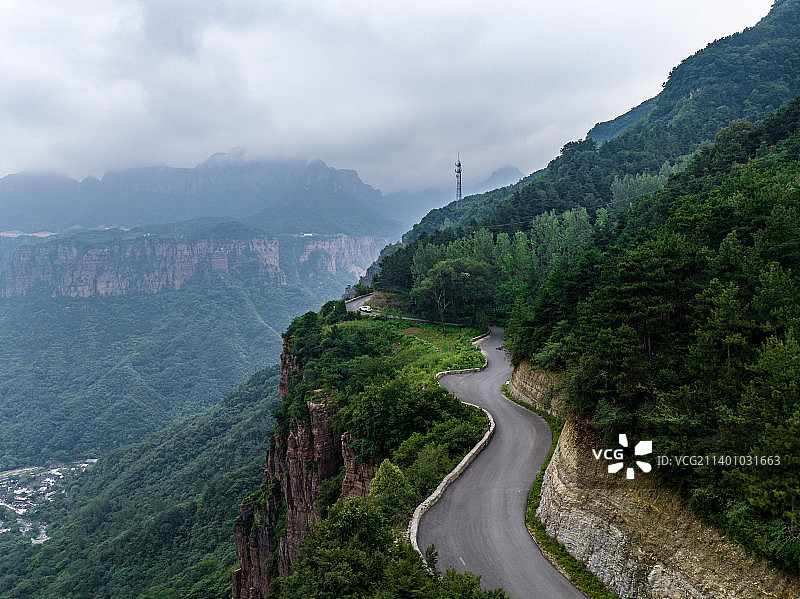 航拍河南新乡郭亮村挂璧公路图片素材