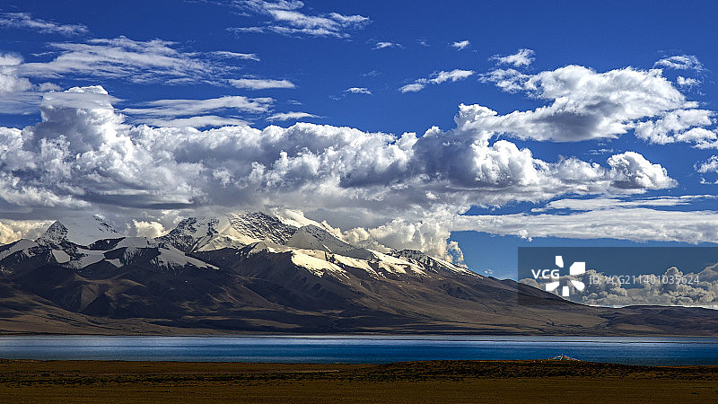 纳木那尼峰 玛旁雍错图片素材