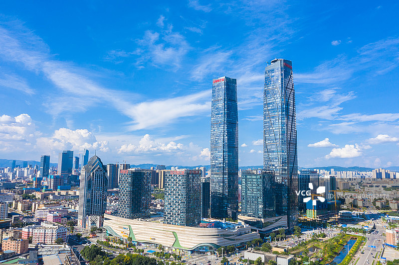 航拍夏天的中国云南昆明城市风光图片素材