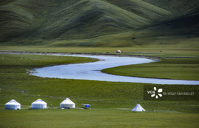 新疆巴音布鲁克大草原风光图片素材