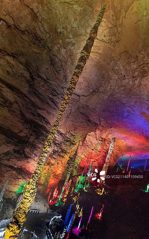 张家界黄龙洞风景区溶洞-定海神针图片素材