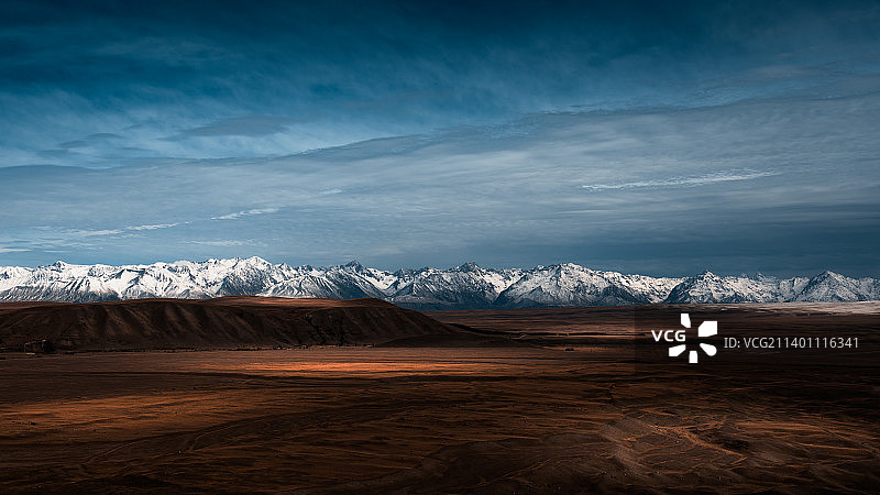 新西兰的连绵雪山图片素材