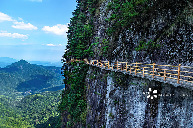 山崖栈道-江西明月山青云栈道风光图片素材