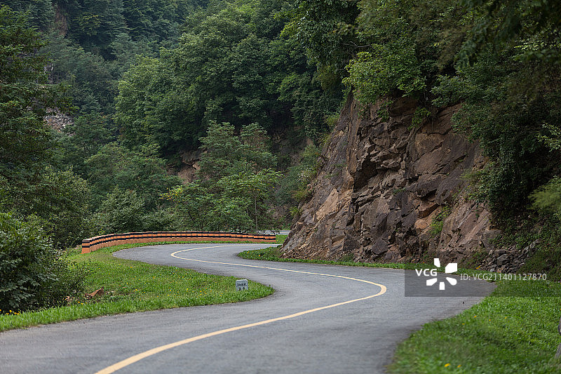 乡村公路 蜿蜒曲折图片素材