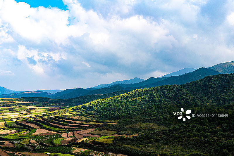 甘肃兰州兴隆山马衔山原始森林梯田自然风景图片素材