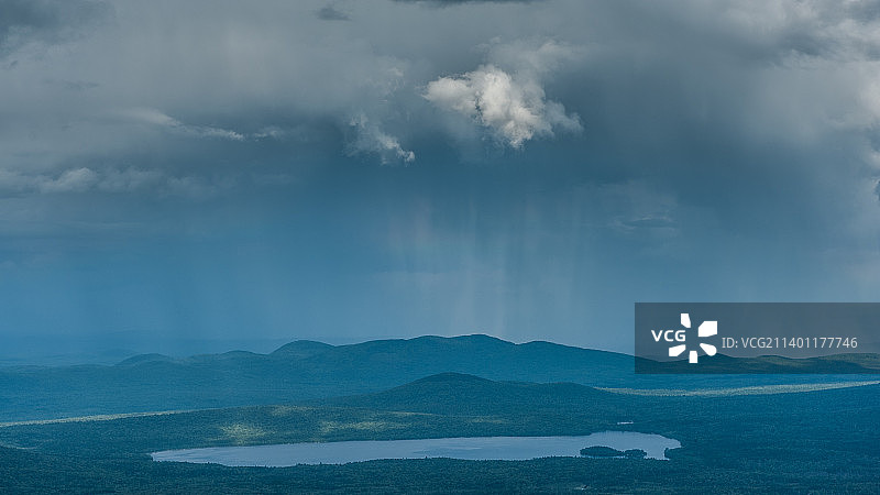 美国缅因州东北皮斯卡塔奎斯天空下的海景全景图片素材