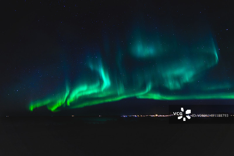 冰岛博尔加内斯夜间灯光景观图片素材