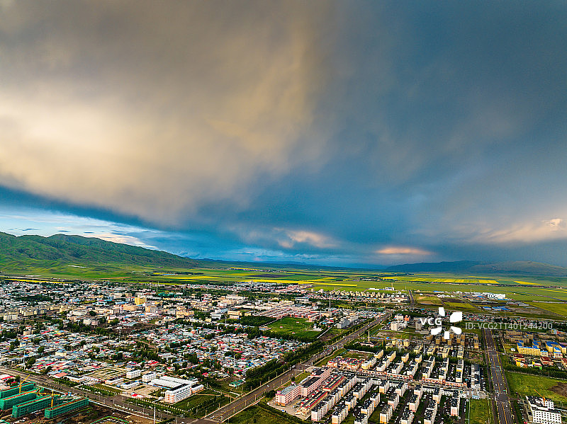 航拍新疆昭苏日落风光图片素材
