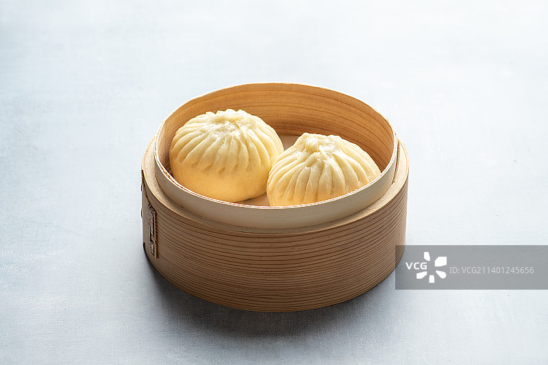 蒸笼里的两个包子图片素材