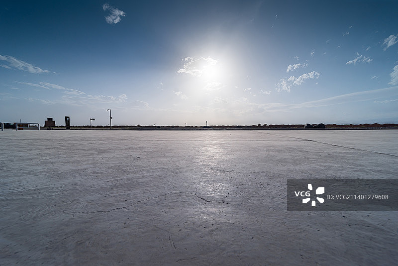 新疆吐鲁番高昌故城公路砂石图片素材