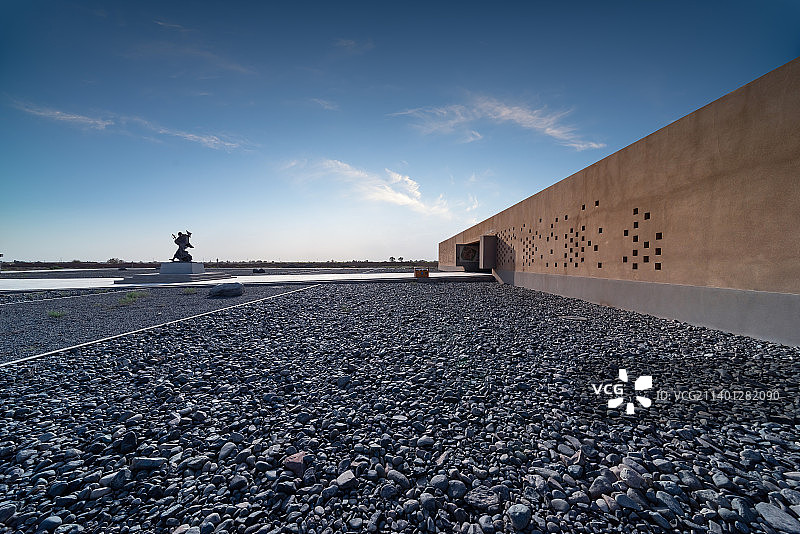 新疆吐鲁番高昌故城广场砂石建筑图片素材