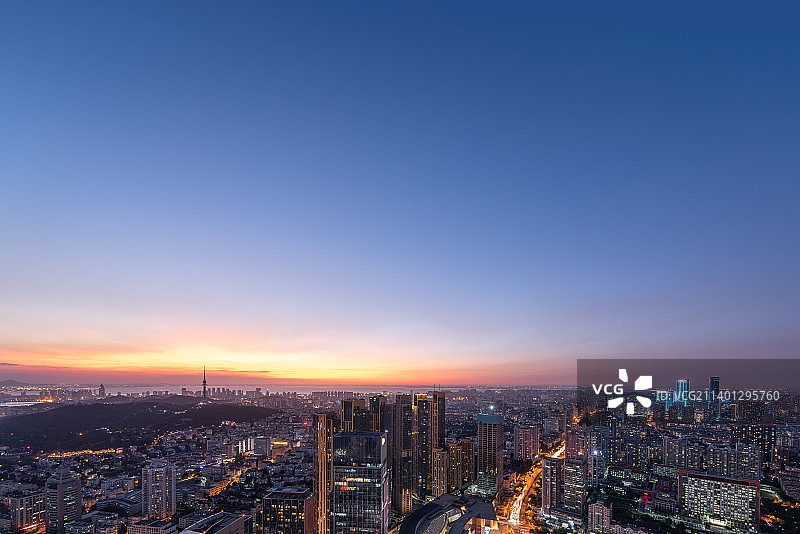 山东青岛城市天际线夜景图片素材