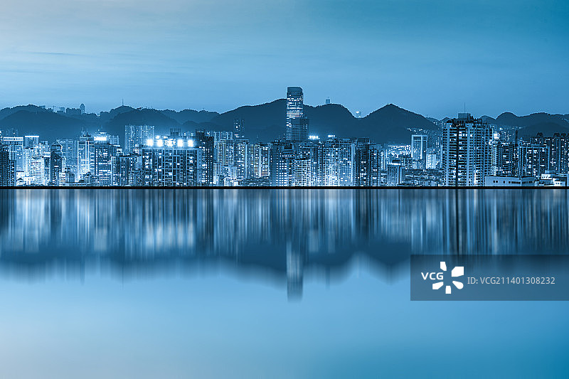 天空之镜贵阳图片素材