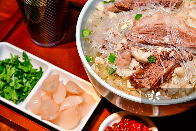 陕西西安美食牛肉羊肉泡馍图片素材