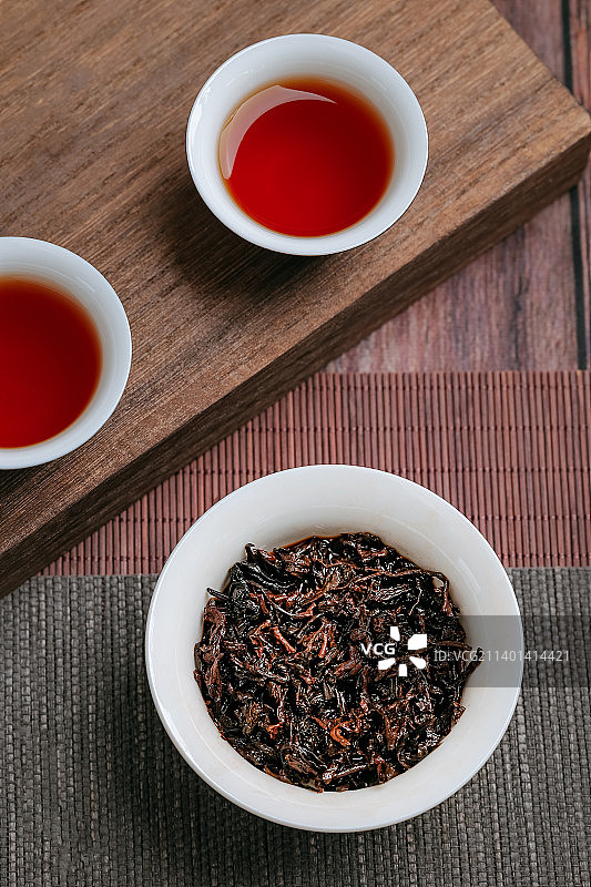 室内拍摄的普洱熟茶图片素材