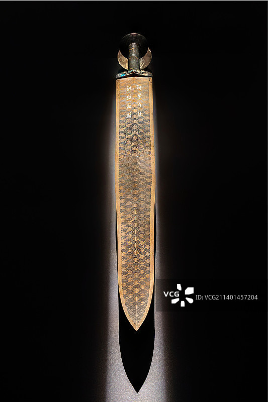 越王勾践剑 天下第一剑 春秋战国时期国宝级文物古董武器兵器 湖北省博物馆展览图片素材