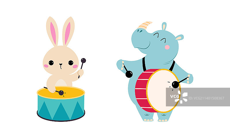 演奏乐器的可爱动物合集图片素材