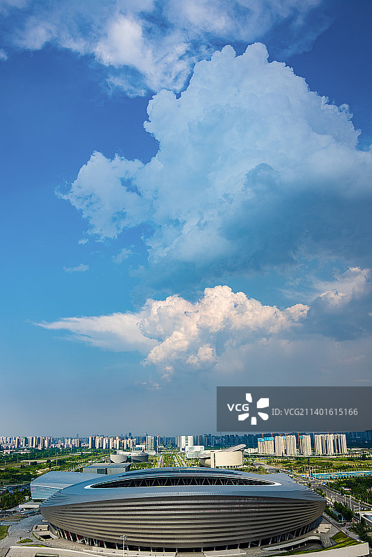 河南郑州西四环奥林匹克中心积雨云景观图片素材