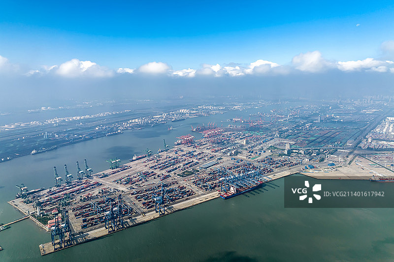 航拍天津港云海图片素材