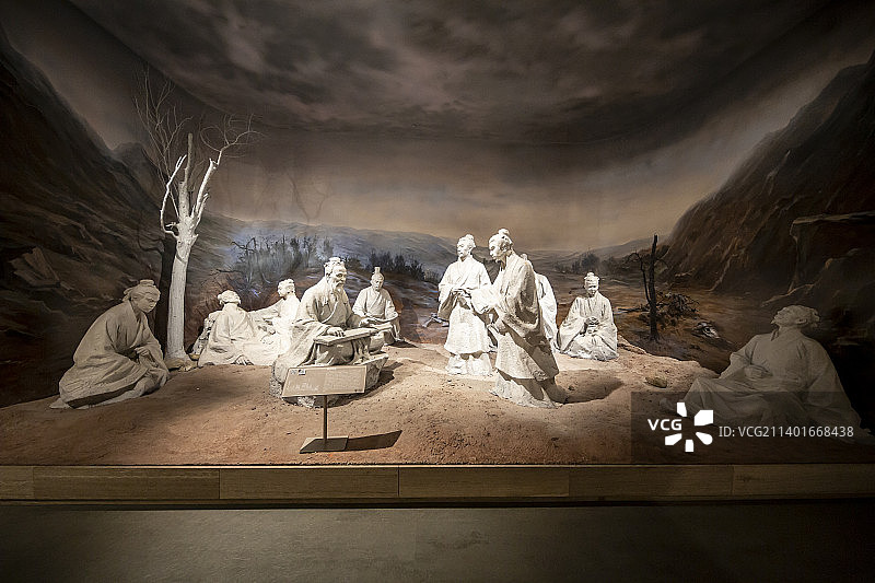 山东济宁孔子博物馆：陈蔡绝粮（讲的是孔子与弟子绝粮于陈、蔡之间，却坚持诵诗讲学，弦歌不辍）图片素材