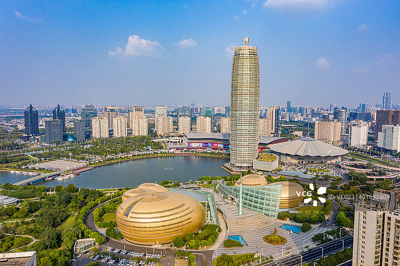 航拍河南郑州郑东新区CBD如意湖畔大玉米 绿地中心千玺广场 郑州国际会展中心 城市地标建筑 天际线图片素材