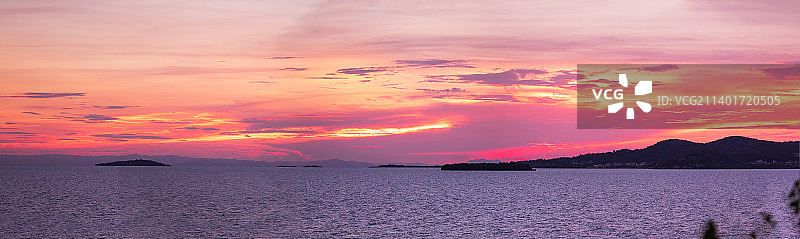 江苏苏州东山夏季的火烧云图片素材