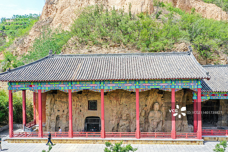 航拍河南郑州巩义石窟寺 大力山南麓巩县石窟群图片素材