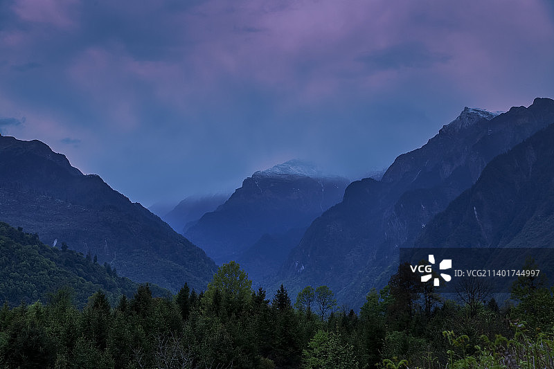 海螺沟的夜晚－四川泸定图片素材