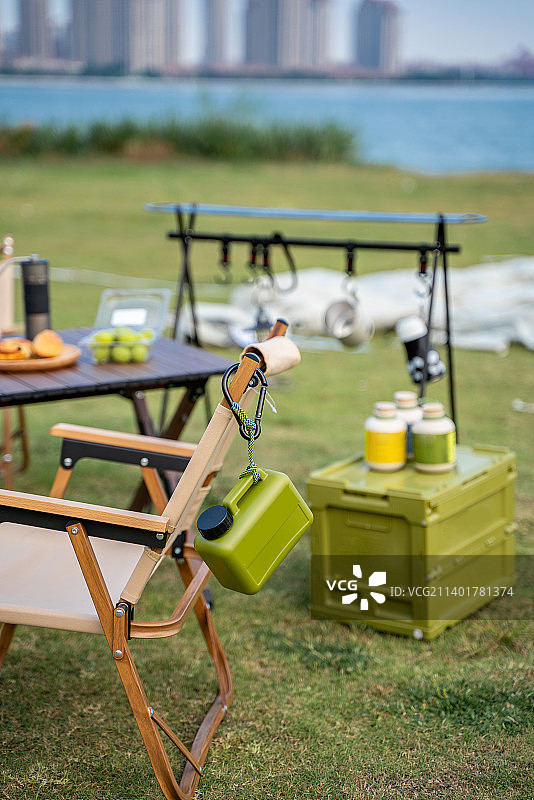 人物户外露营图片素材