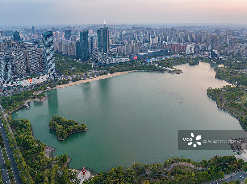 合肥天鹅湖地标建筑城市风光全景图片素材