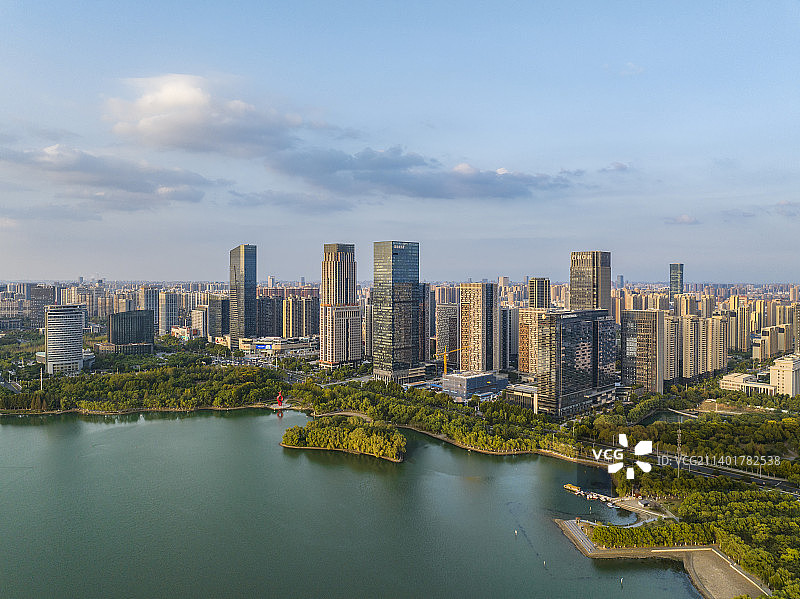 合肥天鹅湖地标建筑城市风光全景图片素材