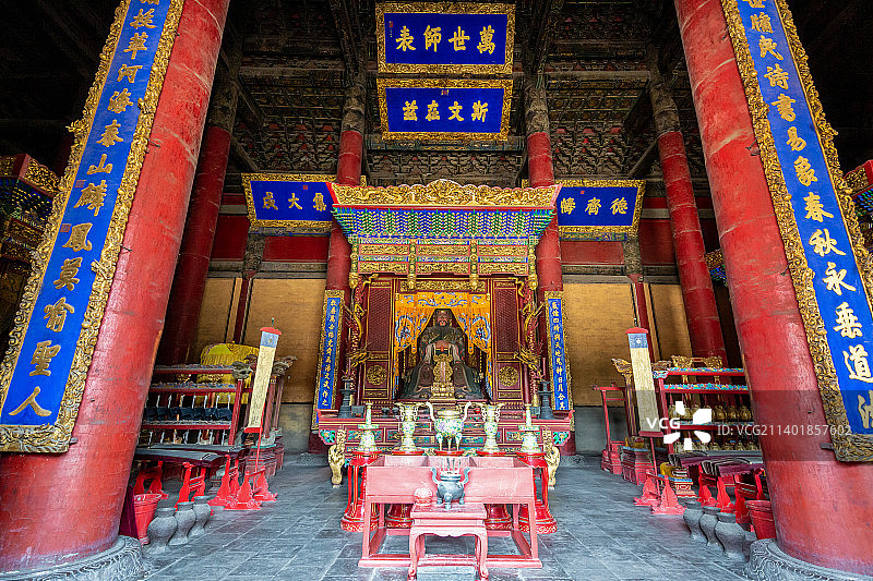 山东济宁曲阜孔庙：大成殿内景图片素材