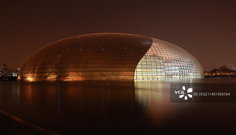中国大剧院侧面夜景图图片素材