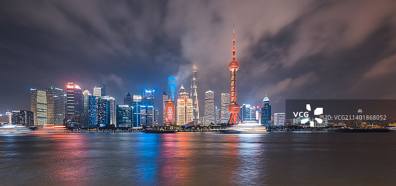 上海市黄浦区白外套电视塔夜色迷人图片素材