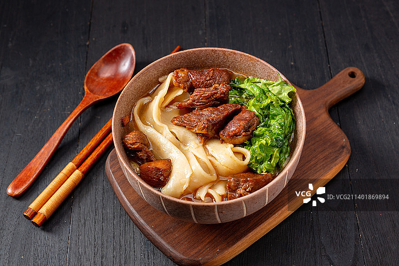 张家口风味小吃：牛肉板面图片素材