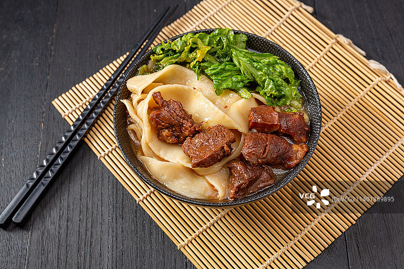 张家口风味小吃：牛肉板面图片素材