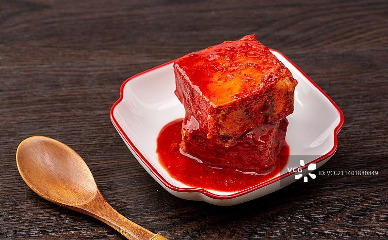 盘子里的豆腐乳图片素材