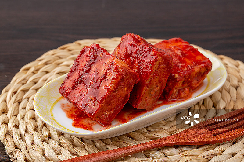 盘子里的豆腐乳图片素材