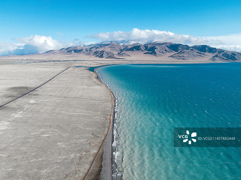 深秋的赛里木湖图片素材
