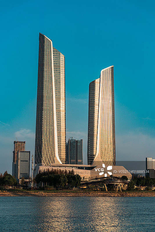 城市地标建筑 - 南京双子塔图片素材