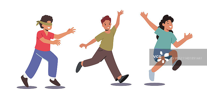 蒙着眼睛捉迷藏的小男孩图片素材