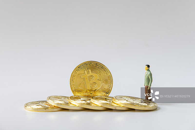 商务人士和数字货币图片素材