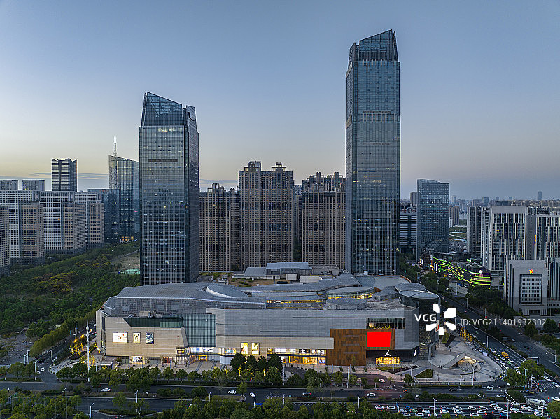 合肥万象城地标建筑城市风光日落夜景图片素材
