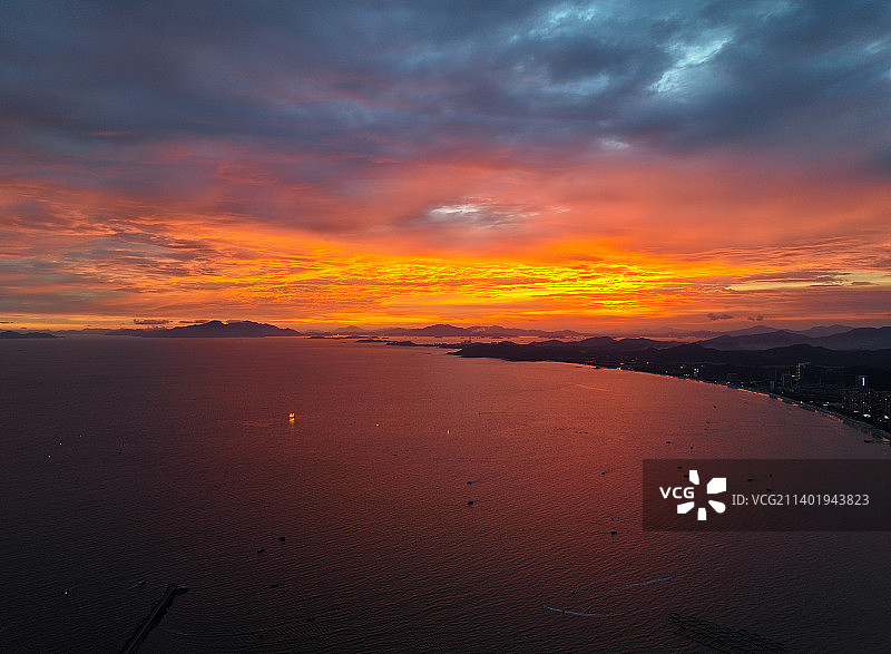 广东省惠州市惠东县港口镇大星山双月湾夕阳晚霞航拍图片素材