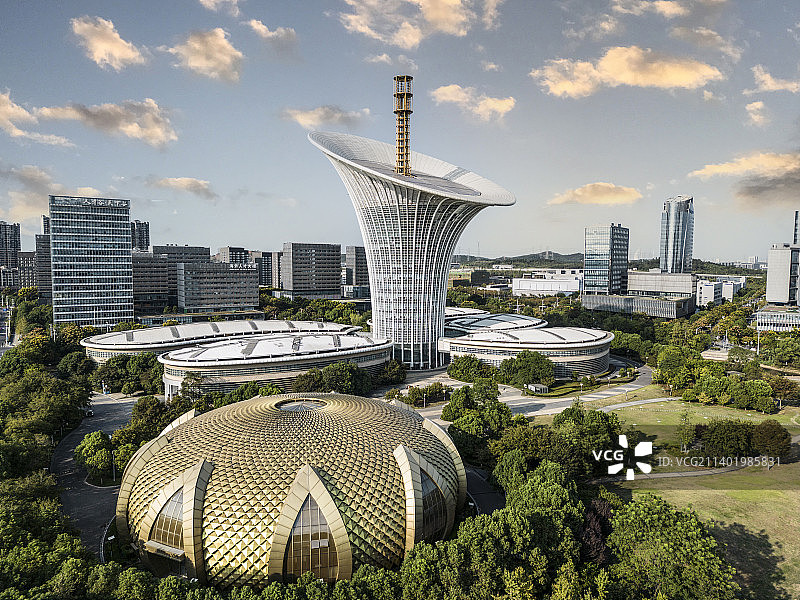 武汉能源研究院大楼-马蹄莲南侧视角图片素材